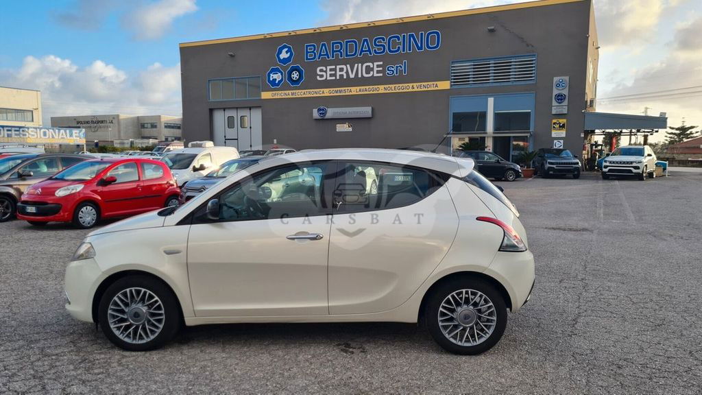 Lancia Ypsilon 2012