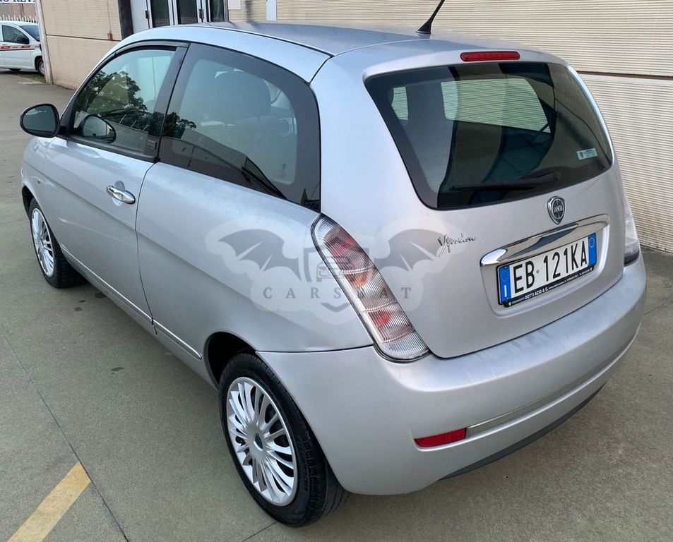 Lancia Ypsilon 2011