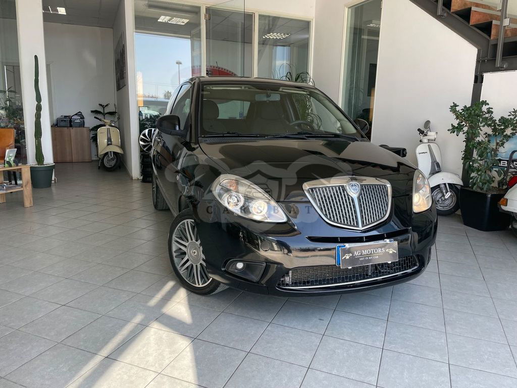 Lancia Ypsilon 2011