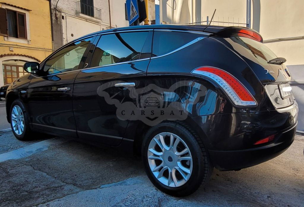Lancia Delta 2011
