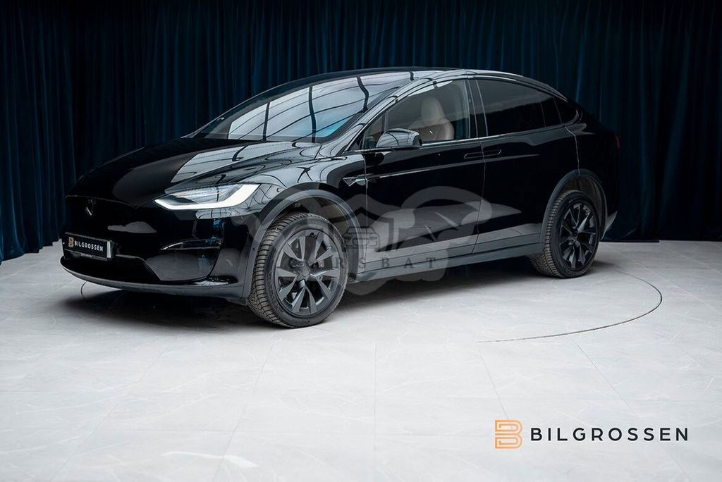 Tesla Model X 2022