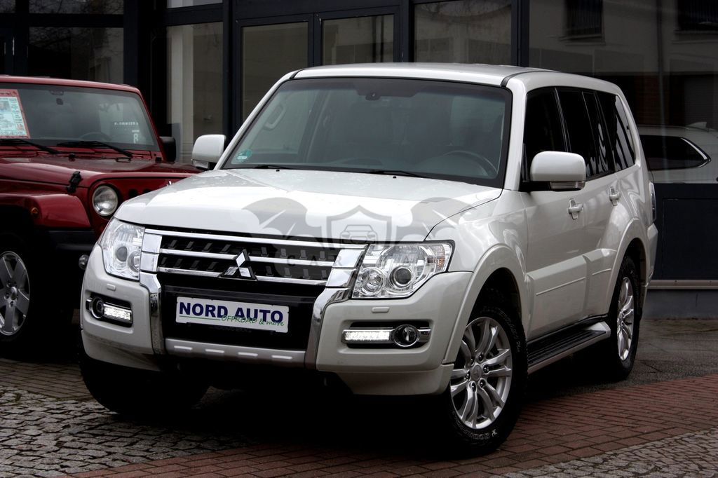 Mitsubishi Pajero 2016