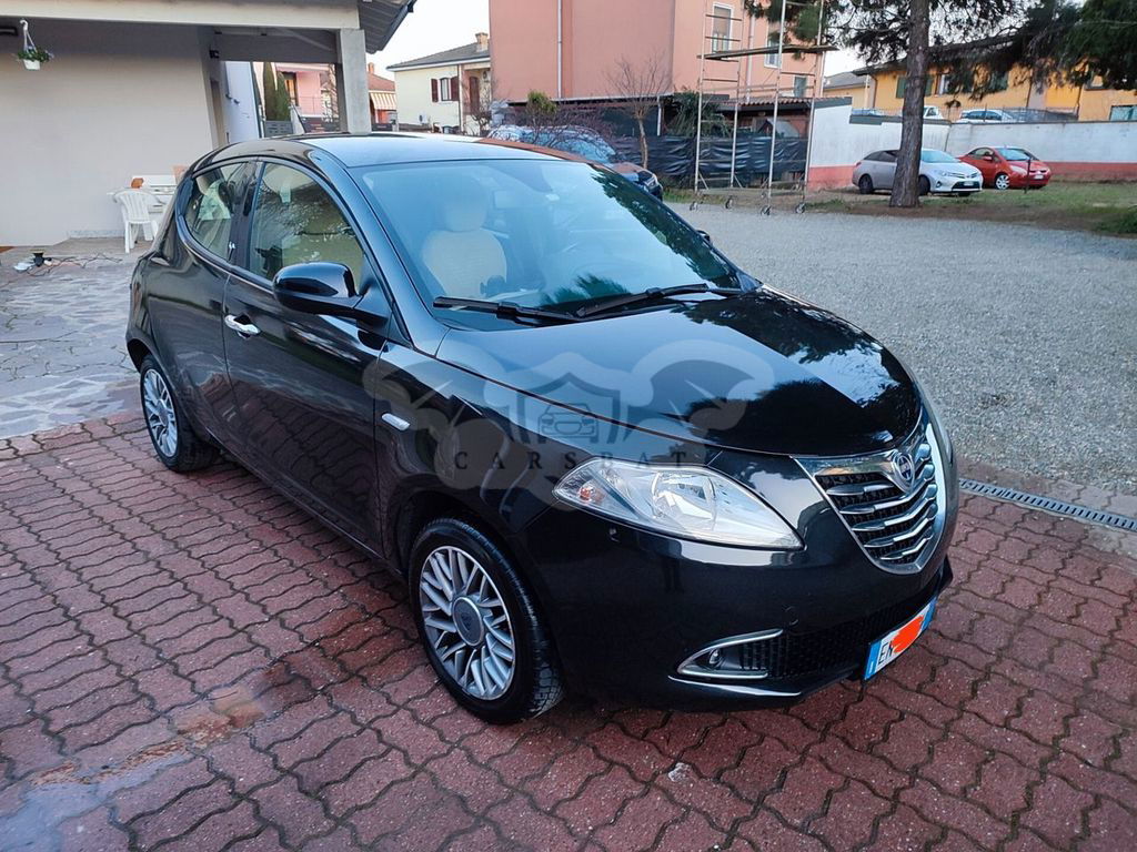 Lancia Ypsilon 2012