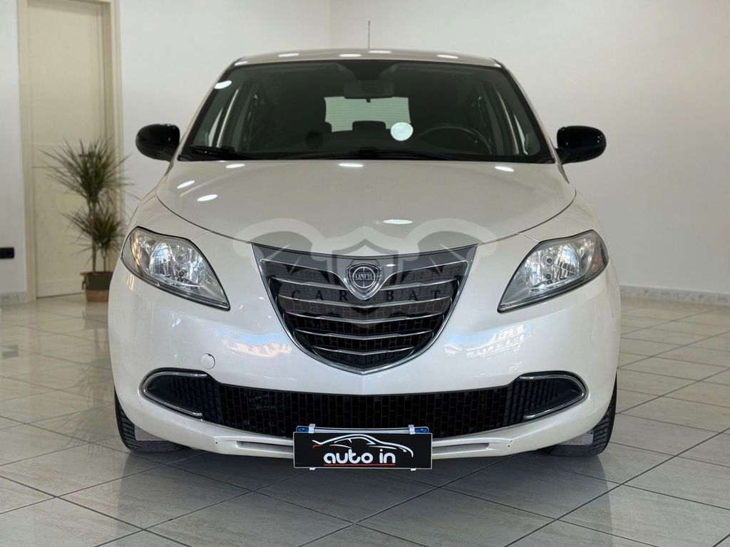 Lancia Ypsilon 2012