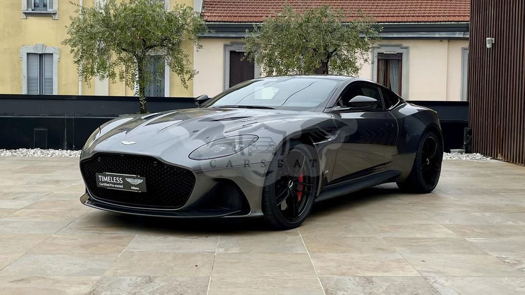 Aston Martin DBS 2021
