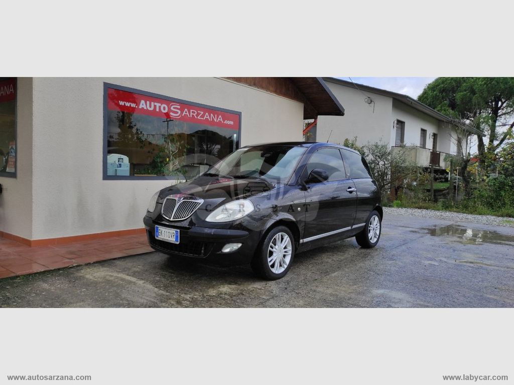 Lancia Ypsilon 2011