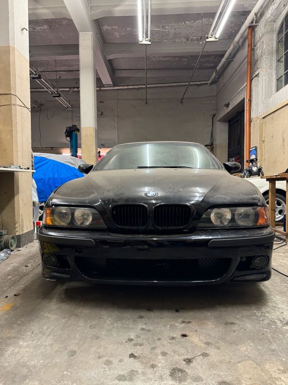 BMW M5 2004