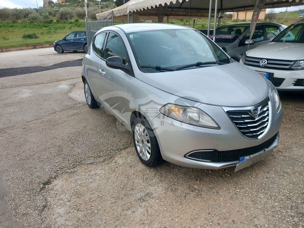 Lancia Ypsilon 2012