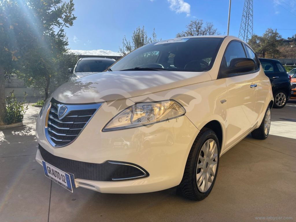 Lancia Ypsilon 2012