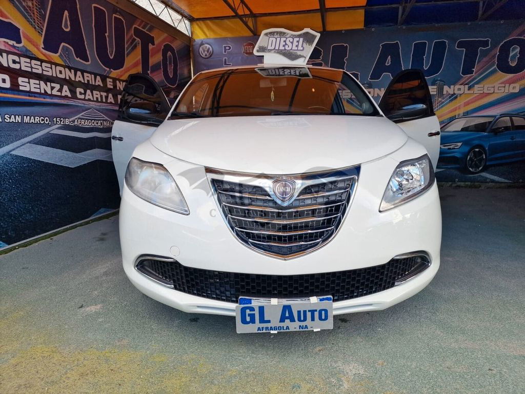 Lancia Ypsilon 2012