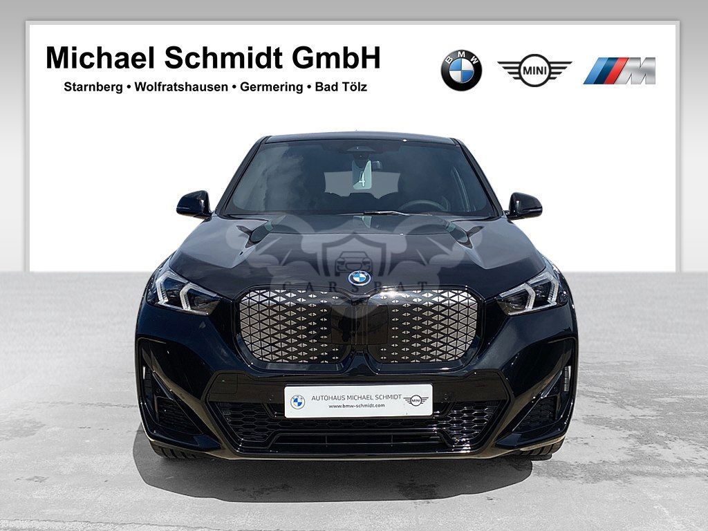 BMW iX1 2024