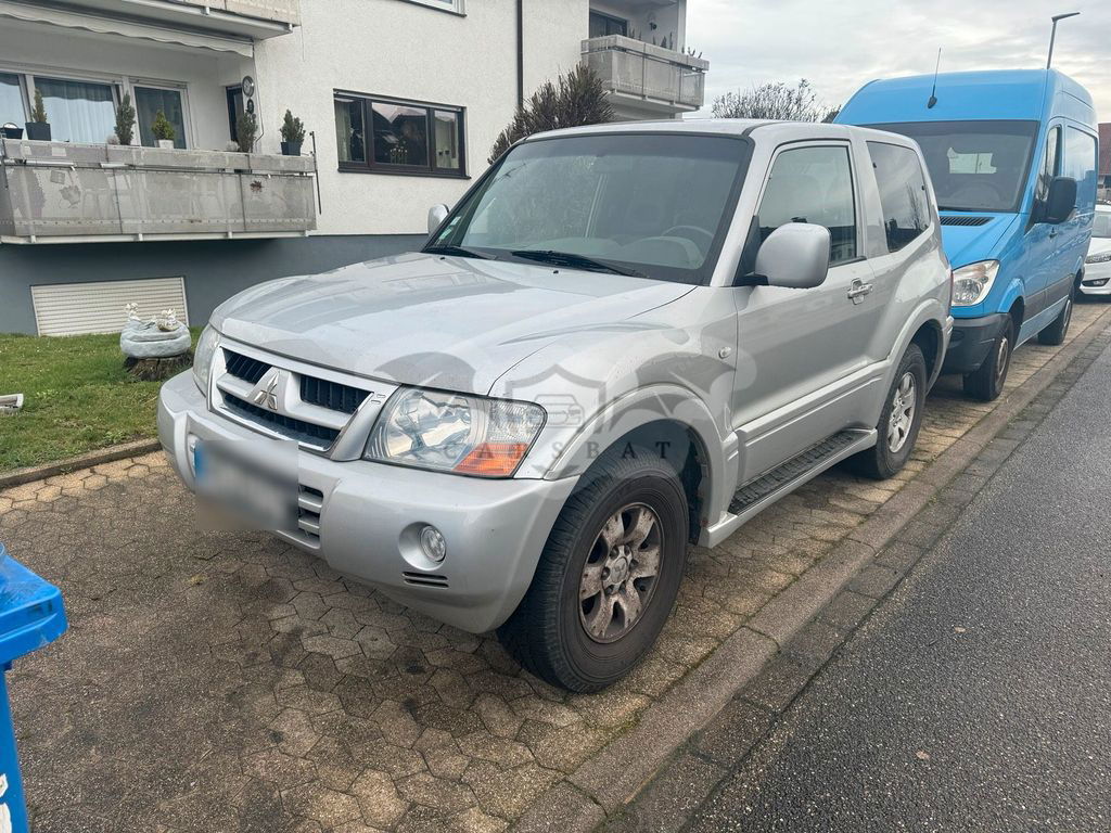 Mitsubishi Pajero 2004