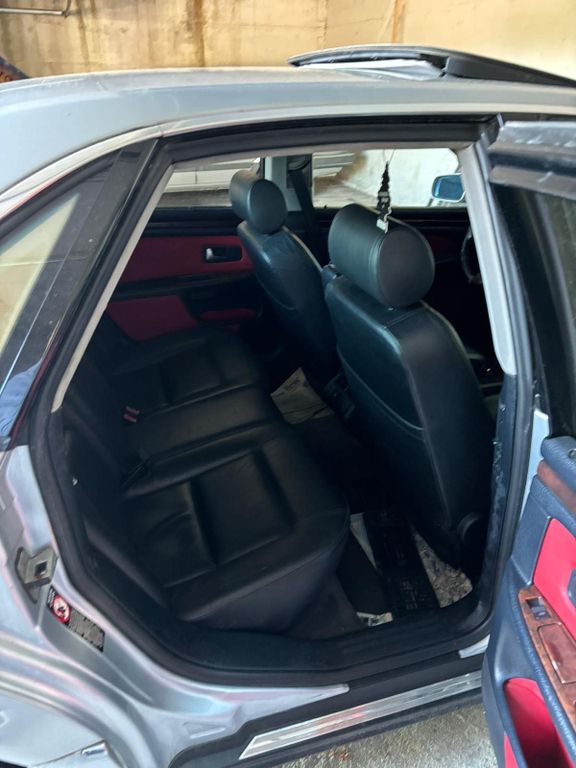 Audi A8 1999