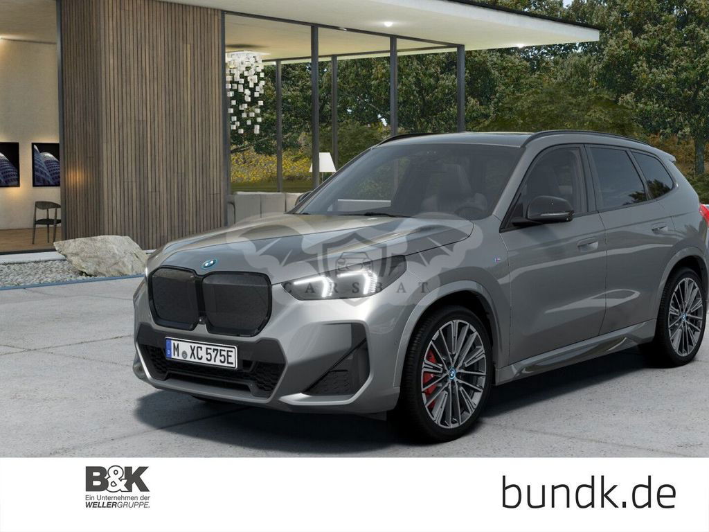 BMW iX1 2024