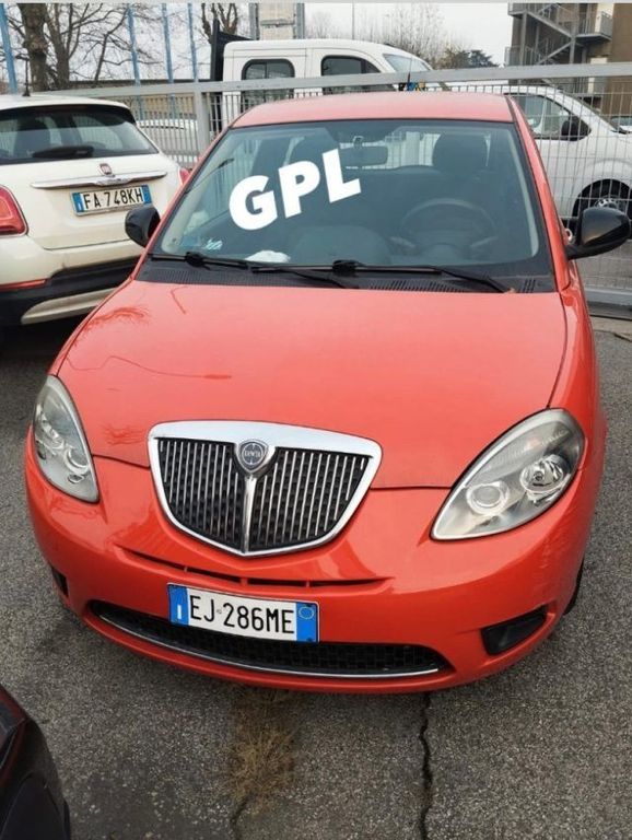 Lancia Ypsilon 2011