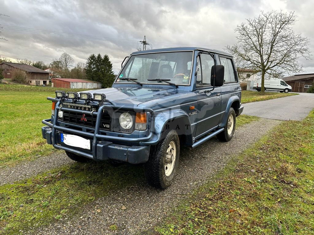 Mitsubishi Pajero 1990