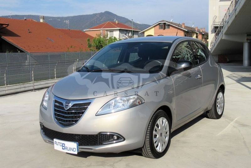 Lancia Ypsilon 2012