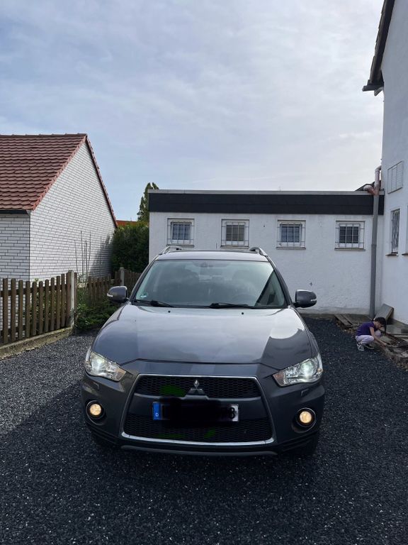 Mitsubishi Outlander 2012