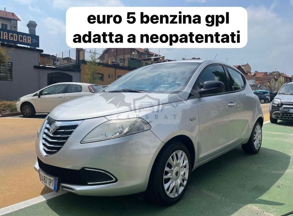 Lancia Ypsilon 2011