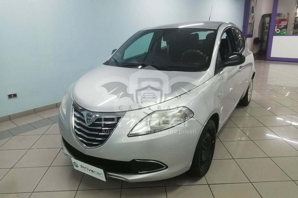 Lancia Ypsilon 2012