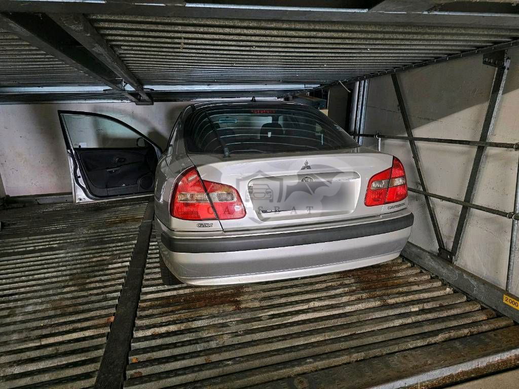 Mitsubishi Carisma 2004