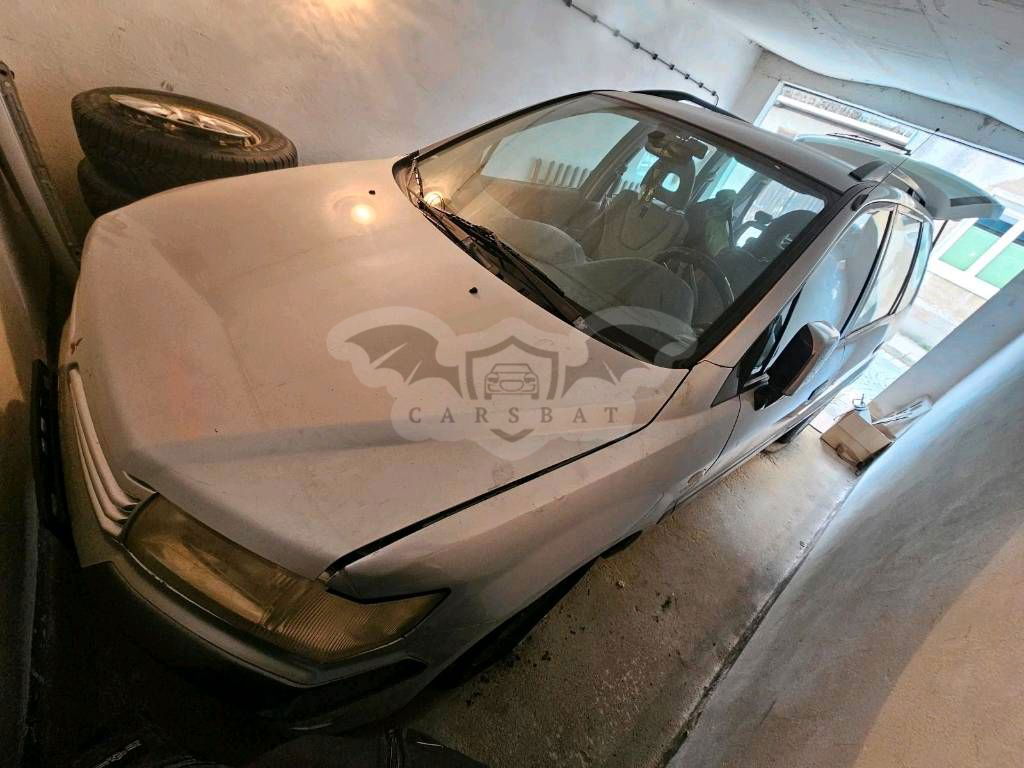 Mitsubishi Space Wagon 2002