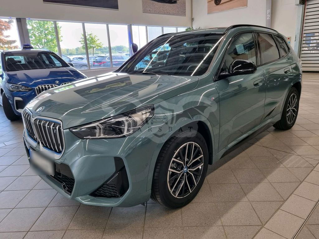 BMW iX1 2023