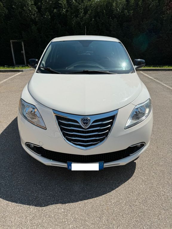 Lancia Ypsilon 2011