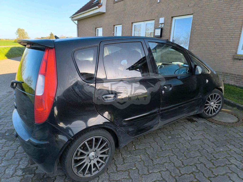 Mitsubishi Colt 2004