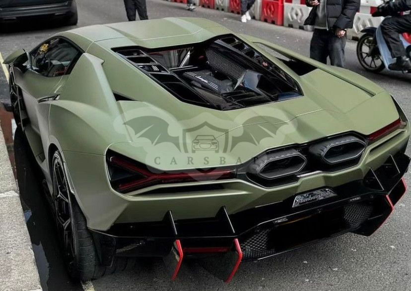 Lamborghini Revuelto 2024