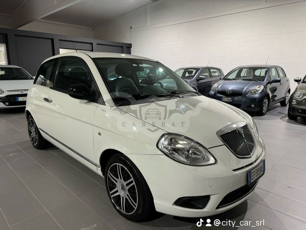 Lancia Ypsilon 2011