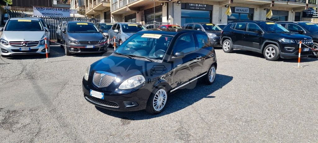 Lancia Ypsilon 2011