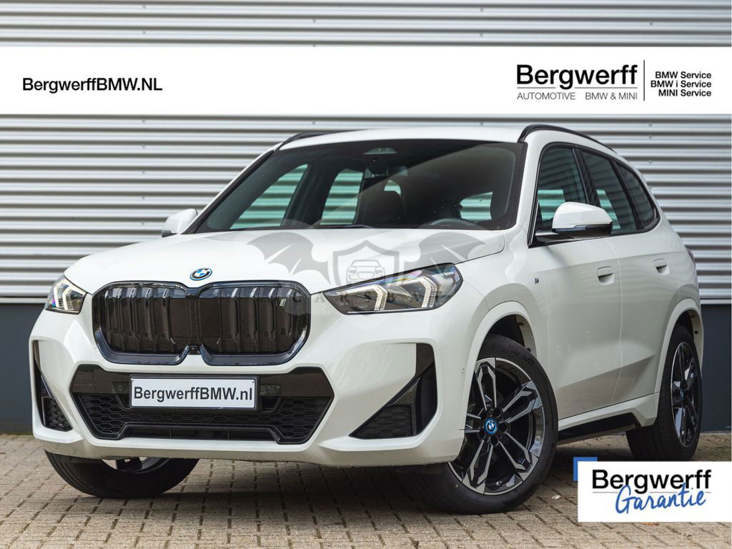 BMW iX1 2023