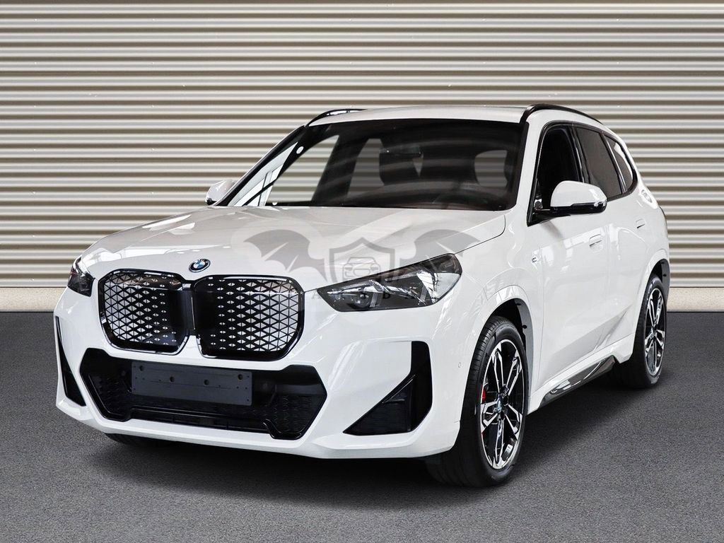 BMW iX1 2024