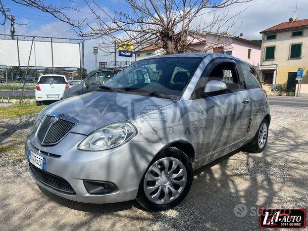 Lancia Ypsilon 2011