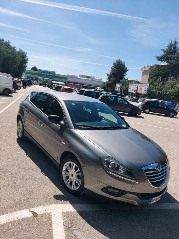 Lancia Delta 2012