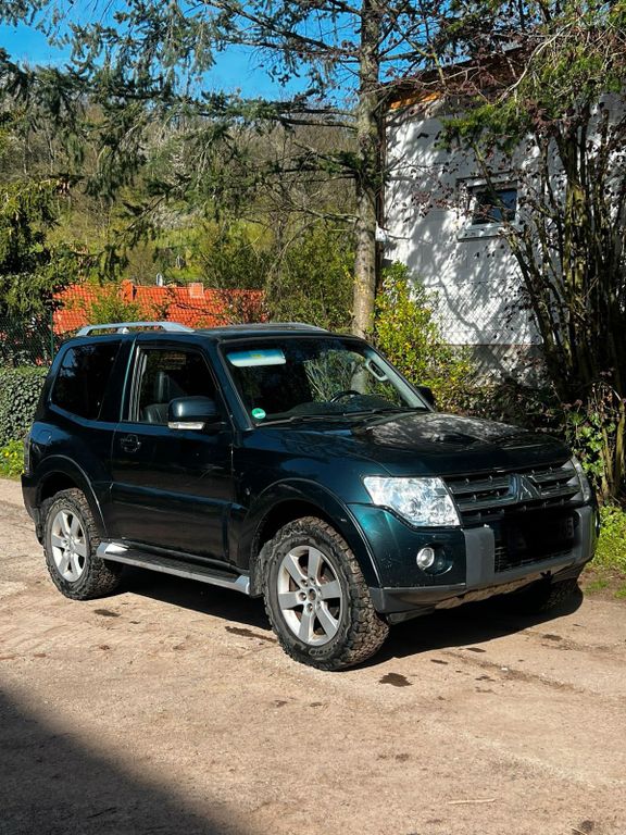 Mitsubishi Pajero 2009