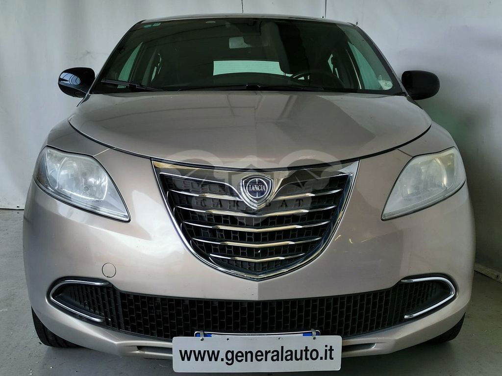 Lancia Ypsilon 2012