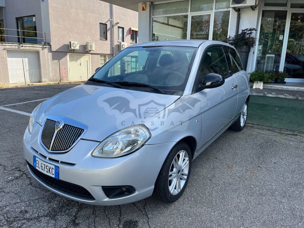 Lancia Ypsilon 2011