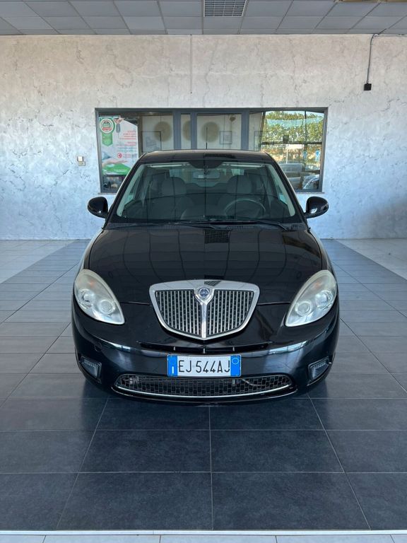 Lancia Ypsilon 2011