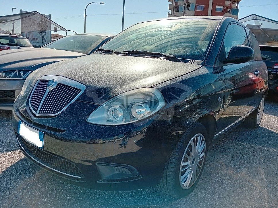 Lancia Ypsilon 2011