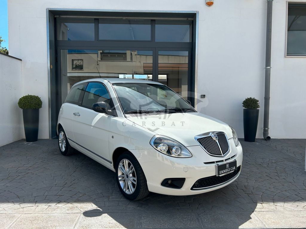 Lancia Ypsilon 2012