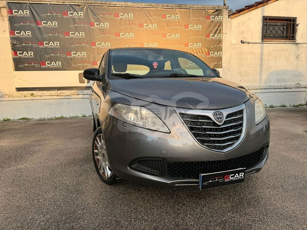 Lancia Ypsilon 2012