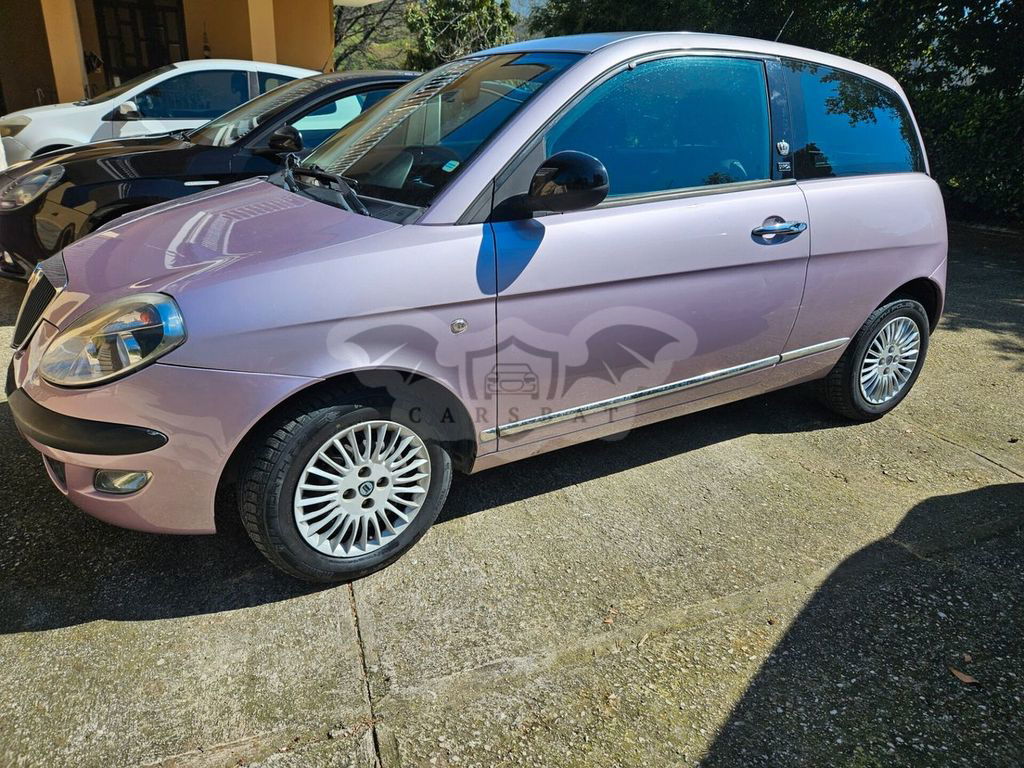 Lancia Ypsilon 2011