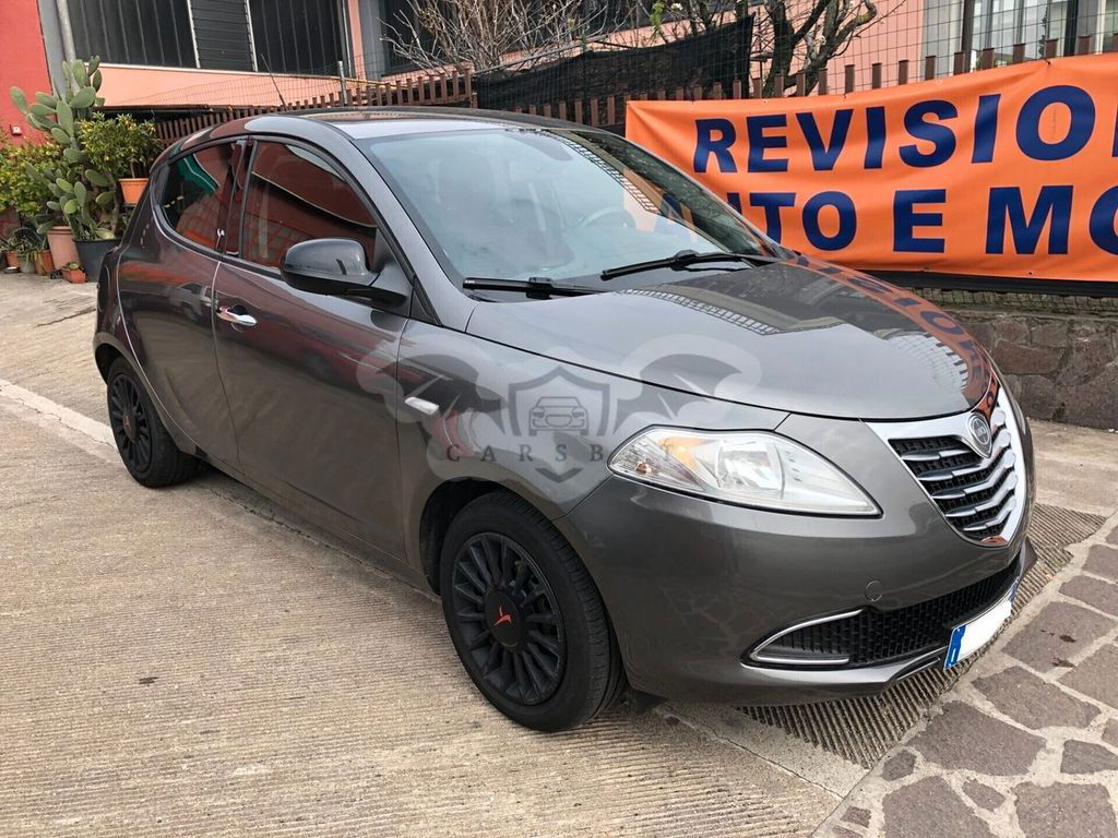 Lancia Ypsilon 2012