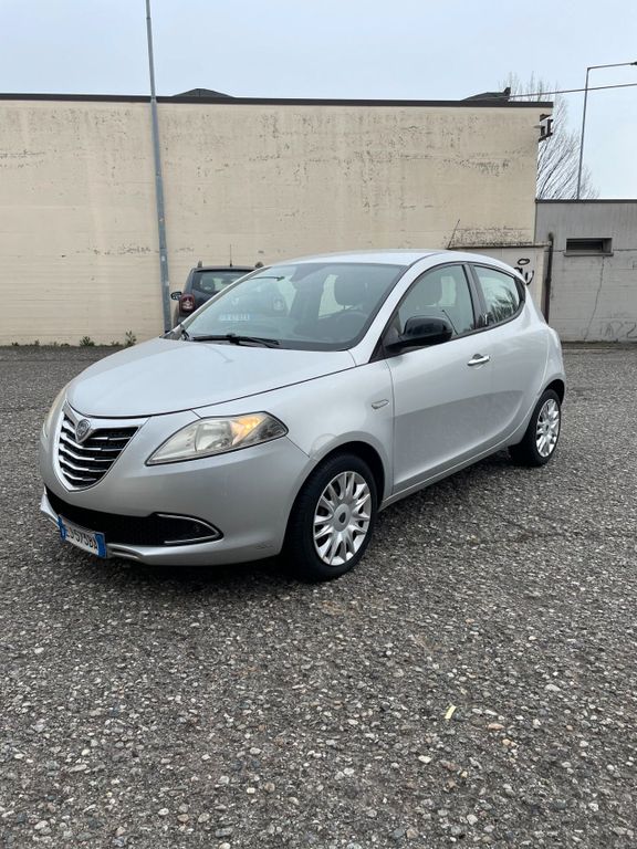 Lancia Ypsilon 2011