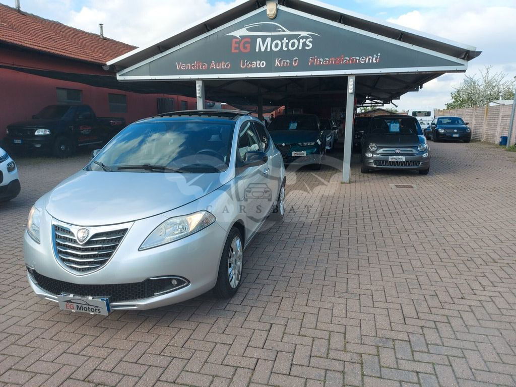Lancia Ypsilon 2012