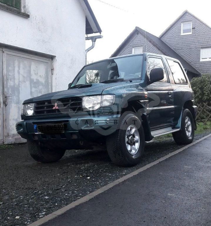 Mitsubishi Pajero 2004
