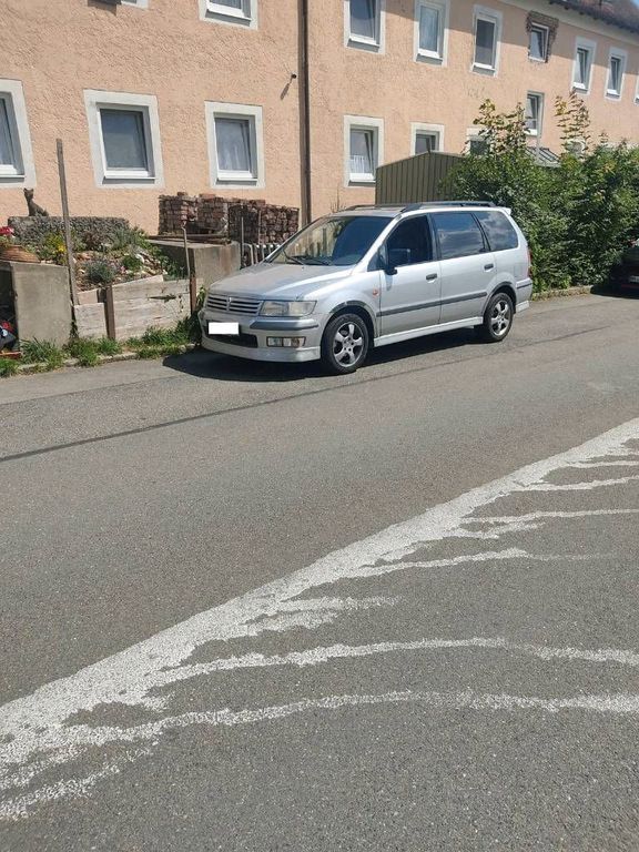 Mitsubishi Space Wagon 2000
