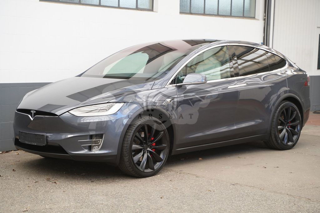 Tesla Model X 2020